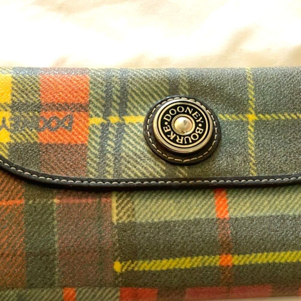 Dooney & Bourke Leather Tartan Plaid Long Logo Wallet Brown Multi ~Excellent - Picture 2 of 16